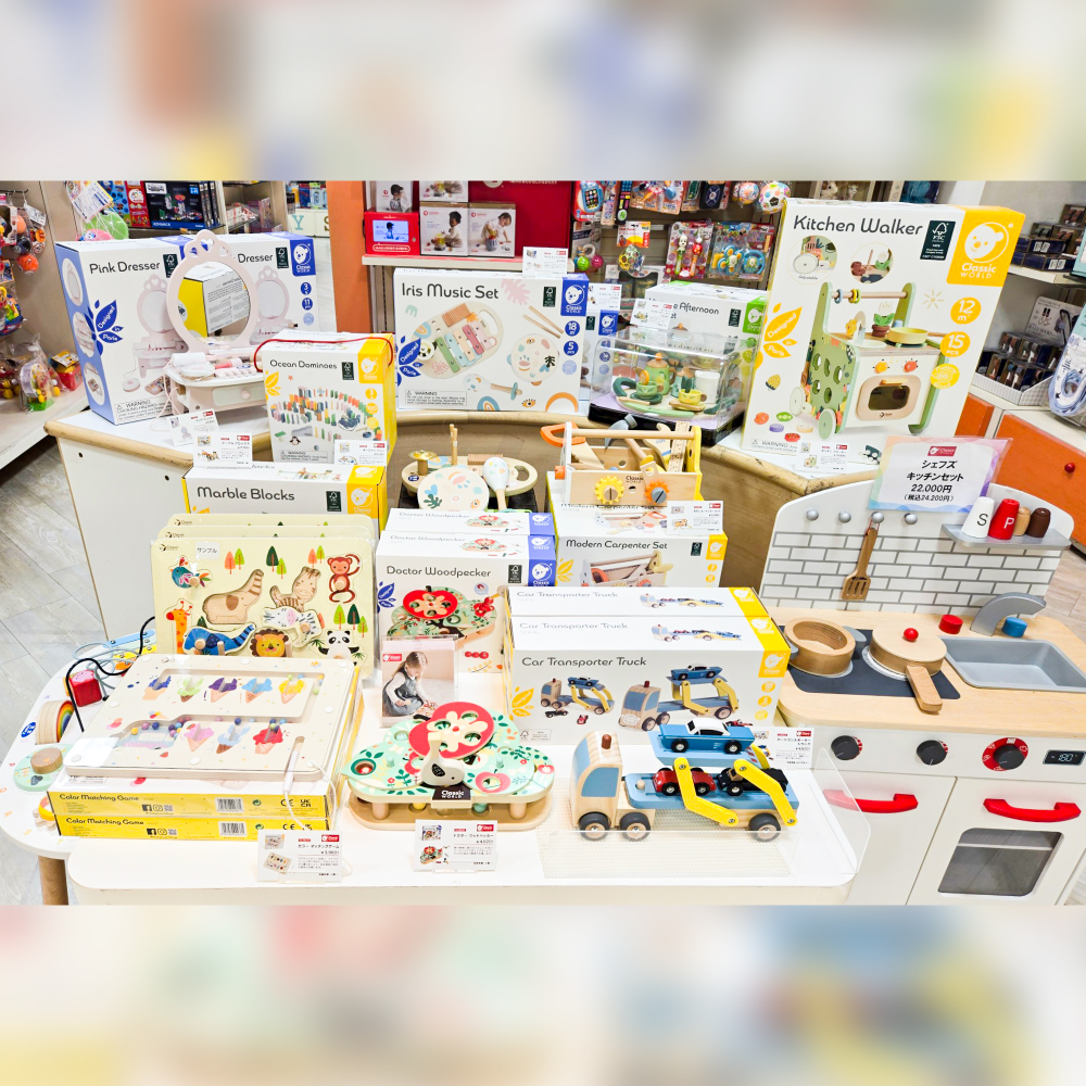 そごう千葉店のクラシックワールド新作フェアの様子です。おもちゃのサンプルなども展示されています。